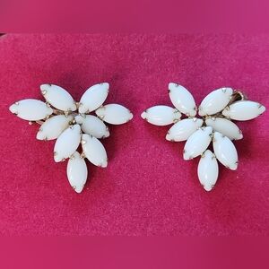 Vintage Milkglass White Floral Clip On Earrings